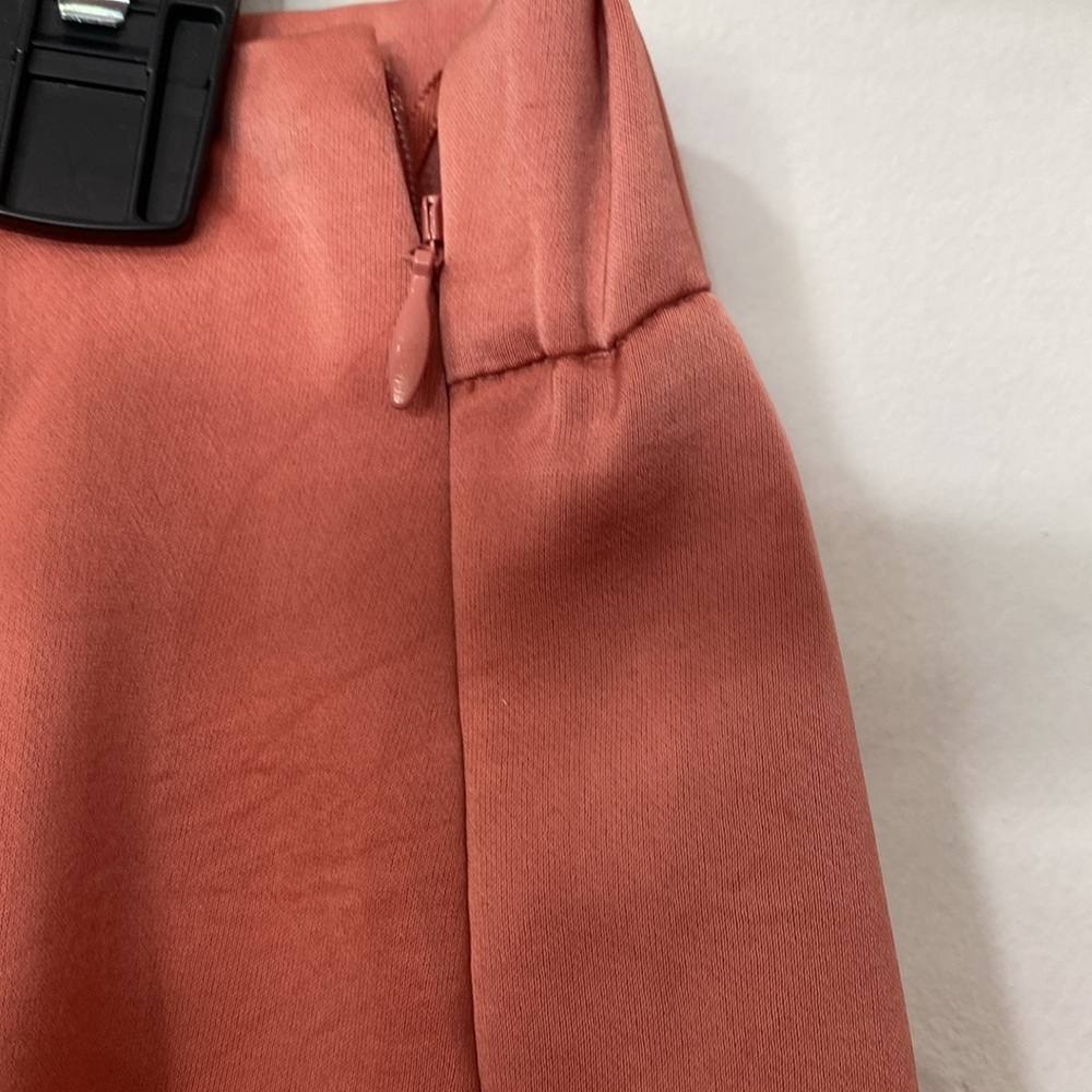 Banana Republic 2-Piece Coral Vest & Pleated Shorts Set Size 4 Top M Bottom - Picture 10 of 13